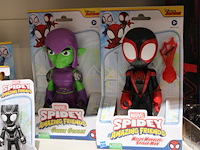 Marvel spidey figuren op schap, vijf stuks. - afbeelding 2 van  2