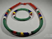 Masai halsketting en armband - afbeelding 4 van  4