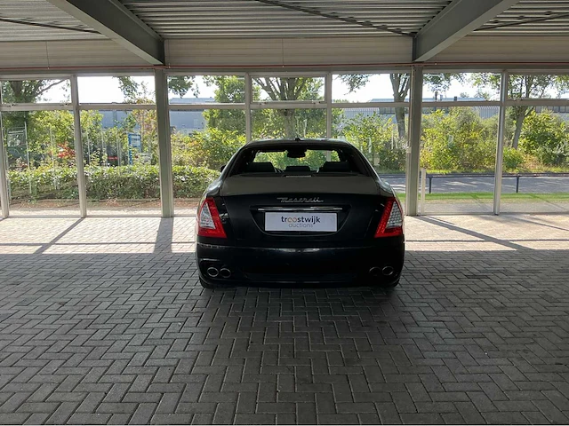 Maserati - 2009 - gt - quatroporte - personenauto - afbeelding 4 van  29