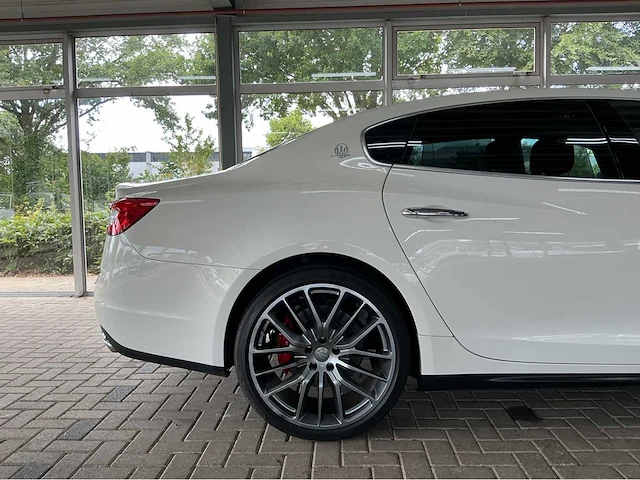 Maserati - 2013 - quatroporte - gts - personenauto - afbeelding 3 van  42