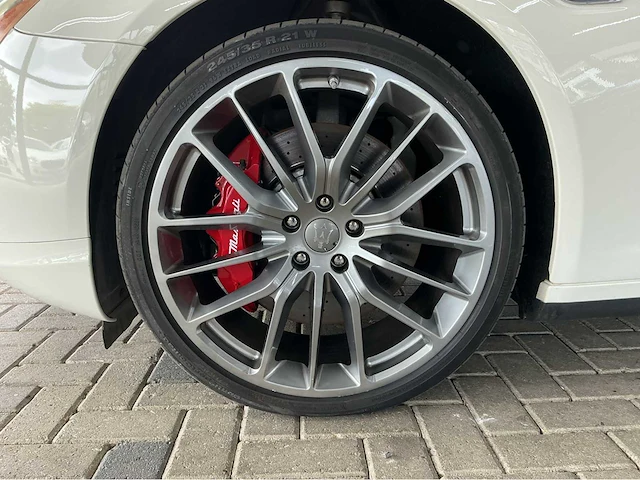 Maserati - 2013 - quatroporte - gts - personenauto - afbeelding 6 van  42