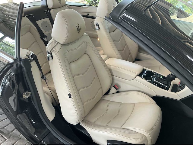 Maserati - 2015 - granturismo sport - convertible - personenauto - afbeelding 12 van  22