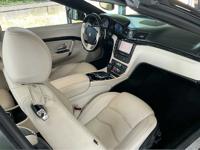 Maserati - 2015 - granturismo sport - convertible - personenauto - afbeelding 13 van  22