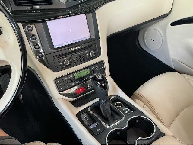 Maserati - 2015 - granturismo sport - convertible - personenauto - afbeelding 15 van  22