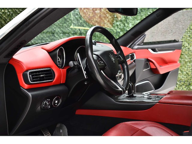 Maserati - 2017 - levante s - 3,0 liter (2.979 cc) twin-turbo v6 - btw auto - afbeelding 52 van  79