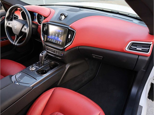 Maserati ghibli modena 3.0 v6 430pk automaat 2022 - afbeelding 14 van  30