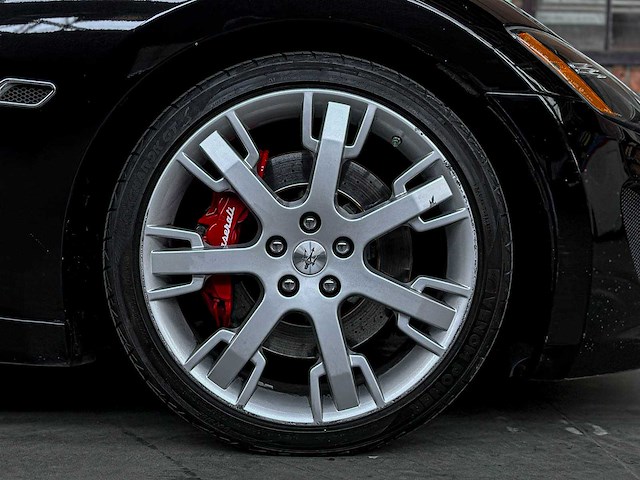 Maserati granturismo 4.7 v8 460pk 2016 - afbeelding 2 van  25