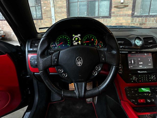 Maserati granturismo 4.7 v8 460pk 2016 - afbeelding 10 van  25