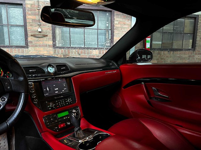 Maserati granturismo 4.7 v8 460pk 2016 - afbeelding 11 van  25