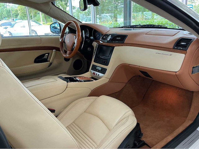 Maserati granturismo s mc-shift | 4.7 v8 | 2008 | youngtimer | 440 pk | mc-shift | 55.000 km | btw auto - afbeelding 18 van  33