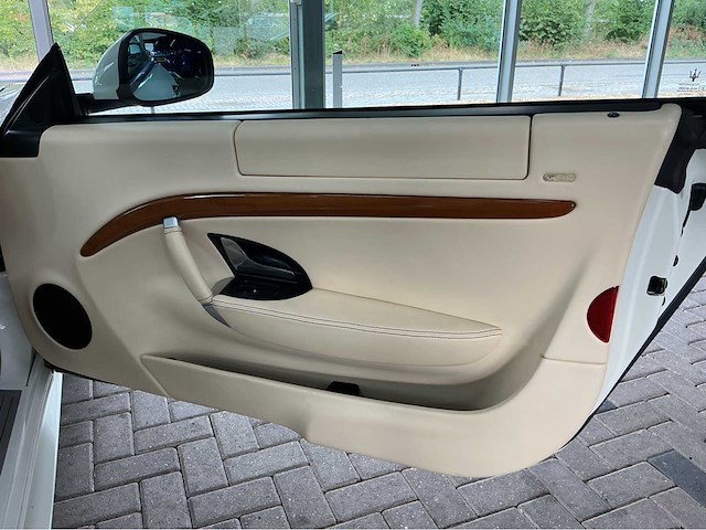 Maserati granturismo s mc-shift | 4.7 v8 | 2008 | youngtimer | 440 pk | mc-shift | 55.000 km | btw auto - afbeelding 20 van  33