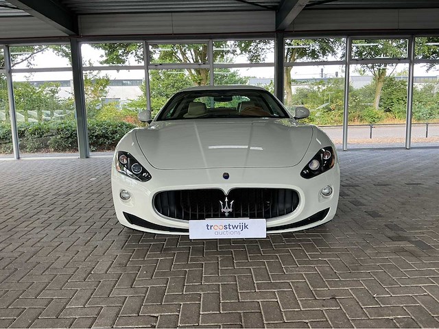Maserati granturismo s mc-shift | 4.7 v8 | 2008 | youngtimer | 440 pk | mc-shift | 55.000 km | btw auto - afbeelding 11 van  33