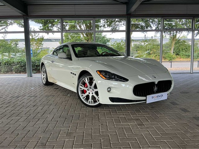 Maserati granturismo s mc-shift | 4.7 v8 | 2008 | youngtimer | 440 pk | mc-shift | 55.000 km | btw auto - afbeelding 22 van  33