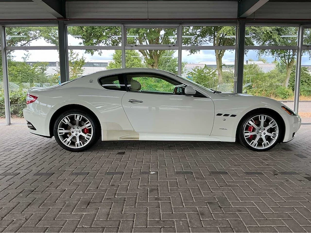 Maserati granturismo s mc-shift | 4.7 v8 | 2008 | youngtimer | 440 pk | mc-shift | 55.000 km | btw auto - afbeelding 4 van  36