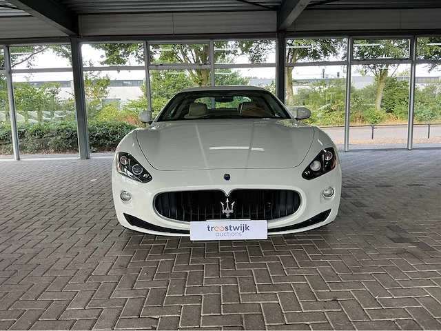 Maserati granturismo s mc-shift | 4.7 v8 | 2008 | youngtimer | 440 pk | mc-shift | 55.000 km | btw auto - afbeelding 12 van  36
