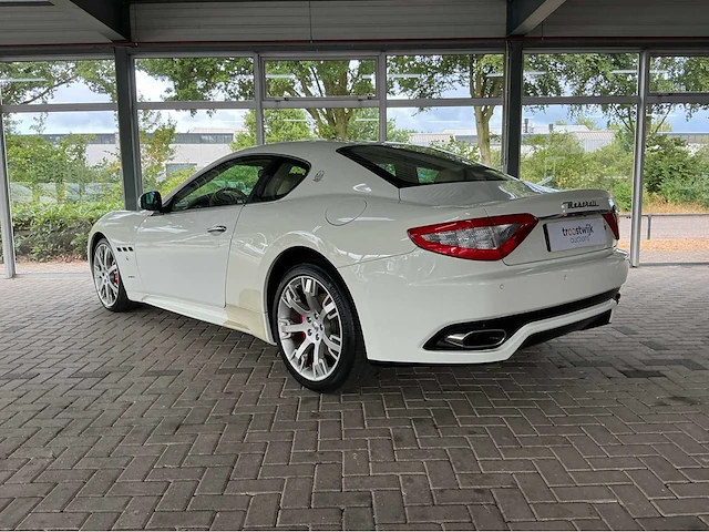 Maserati granturismo s mc-shift | 4.7 v8 | 2008 | youngtimer | 440 pk | mc-shift | 55.000 km | btw auto - afbeelding 31 van  36