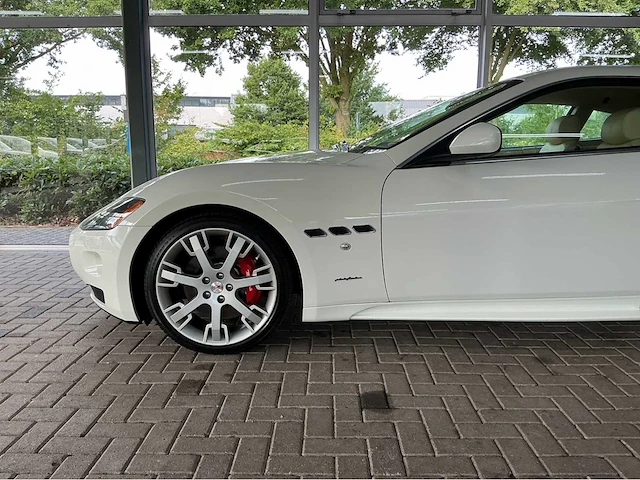 Maserati granturismo s mc-shift | 4.7 v8 | 2008 | youngtimer | 440 pk | mc-shift | 55.000 km | btw auto - afbeelding 34 van  36