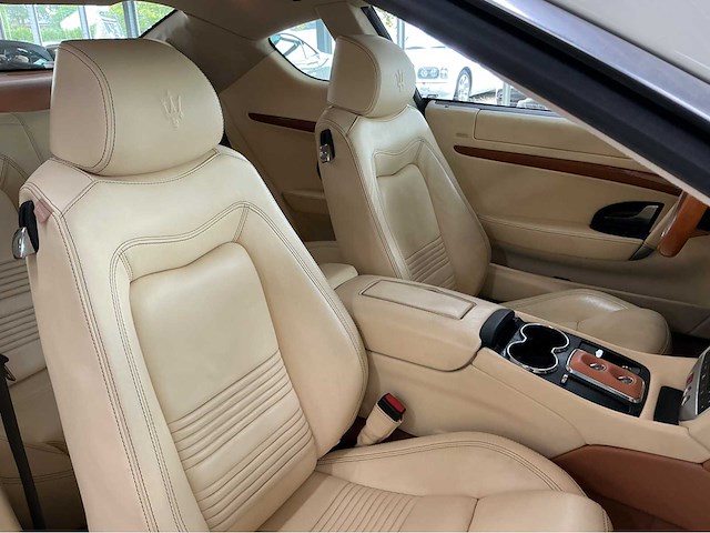 Maserati granturismo s mc-shift | 4.7 v8 | 2008 | youngtimer | 440 pk | mc-shift | 55.000 km | btw auto - afbeelding 17 van  36