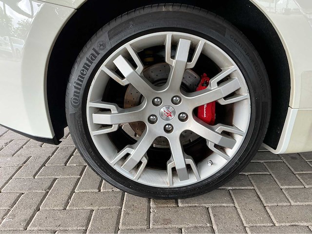 Maserati granturismo s mc-shift | 4.7 v8 | 2008 | youngtimer | 440 pk | mc-shift | 55.000 km | btw auto - afbeelding 35 van  36
