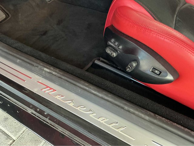 Maserati granturismo s mc-shift | 4.7 v8 | 2009 | youngtimer | 440 pk | 54.000 km | btw auto - afbeelding 24 van  34