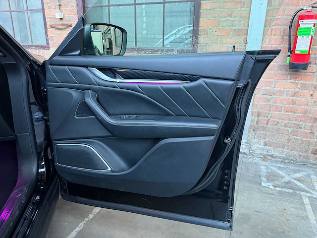 Maserati levante 3.0 v6 awd granlusso 349pk 2019, t-075-pr - afbeelding 31 van  44