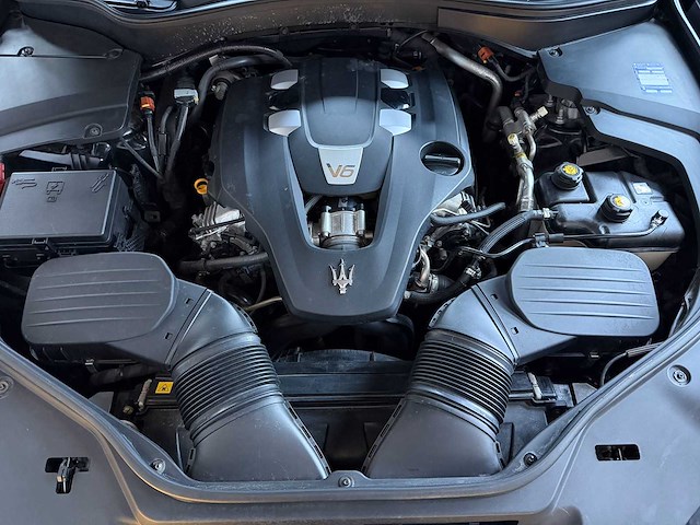 Maserati levante 3.0 v6 awd granlusso 349pk 2019, t-075-pr - afbeelding 32 van  44
