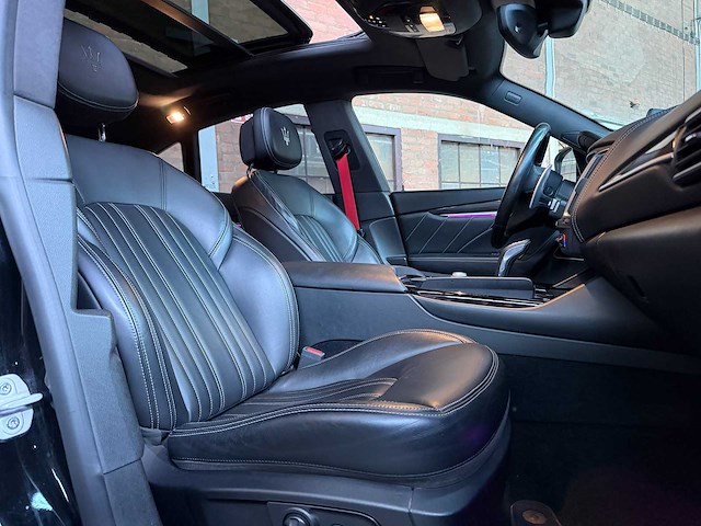 Maserati levante 3.0 v6 awd granlusso 349pk 2019, t-075-pr - afbeelding 38 van  44
