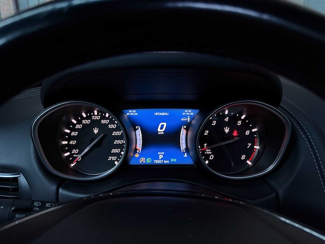 Maserati levante 3.0 v6 awd granlusso 349pk 2019, t-075-pr - afbeelding 33 van  45
