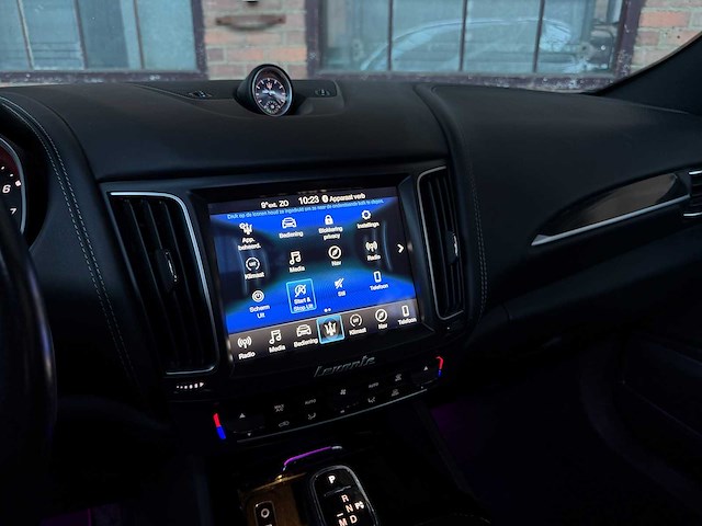 Maserati levante 3.0 v6 awd granlusso 349pk 2019, t-075-pr - afbeelding 40 van  45