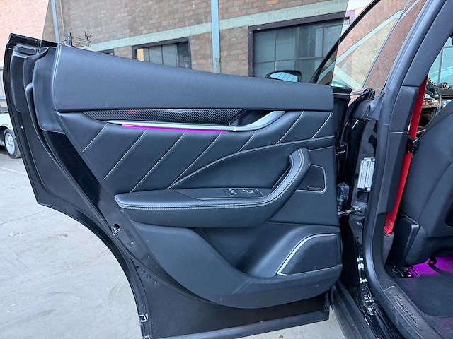 Maserati levante 3.0 v6 awd granlusso 349pk 2019, t-075-pr - afbeelding 41 van  45