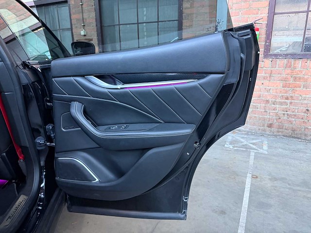 Maserati levante 3.0 v6 awd granlusso 349pk 2019, t-075-pr - afbeelding 42 van  45