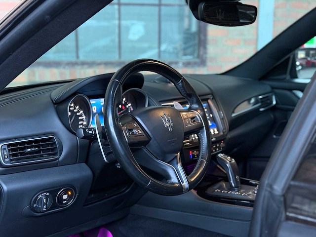 Maserati levante 3.0 v6 awd granlusso 349pk 2019, t-075-pr - afbeelding 8 van  19