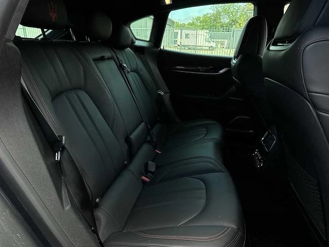 Maserati levante 3.0 v6 d awd granlusso | k-720-vj - afbeelding 24 van  44