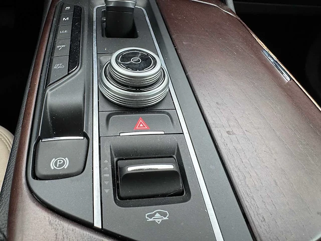 Maserati levante 3.0 v6 d awd *, kh-906-l - afbeelding 34 van  38