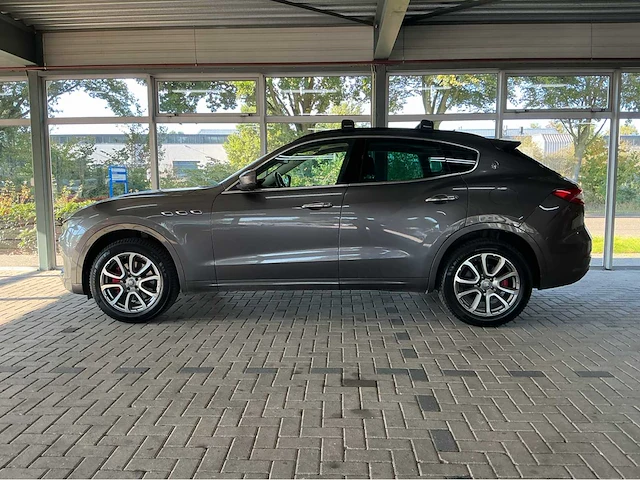 Maserati levante | 3.0 v6 twin-turbo | 350 pk | 2017 | premium package | skyhook luchtvering | panoramadak | q4 | marge auto - afbeelding 17 van  39