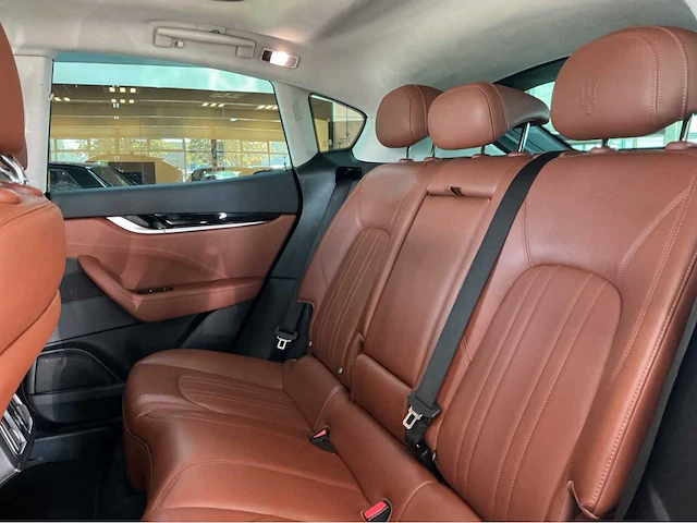 Maserati levante | 3.0 v6 twin-turbo | 350 pk | 2017 | premium package | skyhook luchtvering | panoramadak | q4 | marge auto - afbeelding 37 van  39