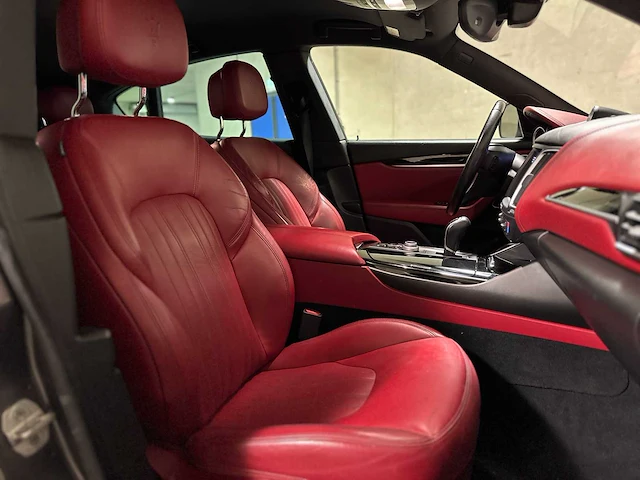 Maserati levante gransport 3.0 v6 349pk 2017 - afbeelding 35 van  51