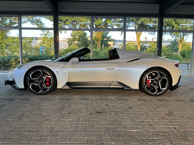 Maserati mc20 cielo spider | 3.0 v6 | 2023 | 630 pk | carbon seats | fabrieksgarantie tot 10-10-2026 | 3.000 km | btw auto - afbeelding 14 van  48