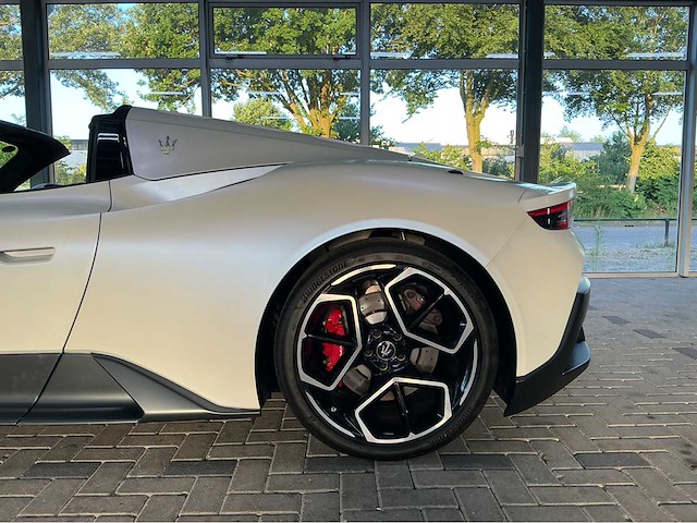 Maserati mc20 cielo spider | 3.0 v6 | 2023 | 630 pk | carbon seats | fabrieksgarantie tot 10-10-2026 | 3.000 km | btw auto - afbeelding 19 van  48