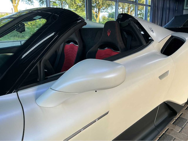 Maserati mc20 cielo spider | 3.0 v6 | 2023 | 630 pk | carbon seats | fabrieksgarantie tot 10-10-2026 | 3.000 km | btw auto - afbeelding 23 van  48