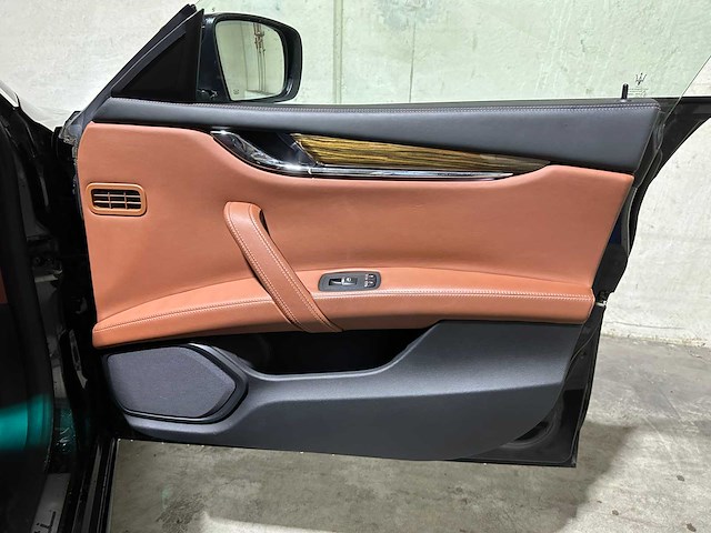 Maserati quattroporte 3.0 v6 s q4 411pk 2015, n-046-lt - afbeelding 17 van  54