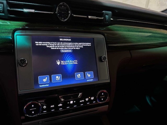 Maserati quattroporte 3.0 v6 s q4 411pk 2015, n-046-lt - afbeelding 24 van  54