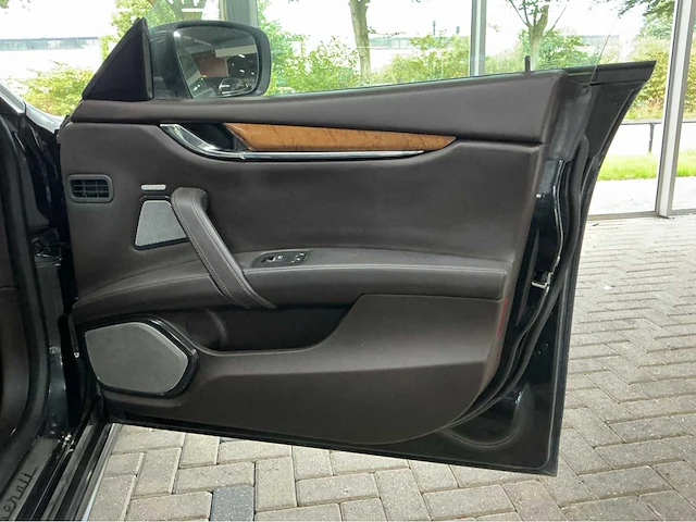 Maserati quattroporte 3.8 v8 gts | italiaanse klasse, pure v8-beleving & tijdloze elegantie 2014 btw auto - afbeelding 5 van  26