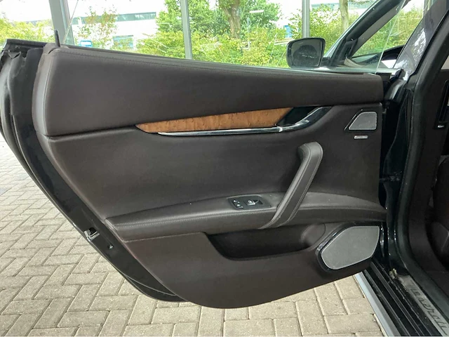 Maserati quattroporte 3.8 v8 gts | italiaanse klasse, pure v8-beleving & tijdloze elegantie 2014 btw auto - afbeelding 14 van  26