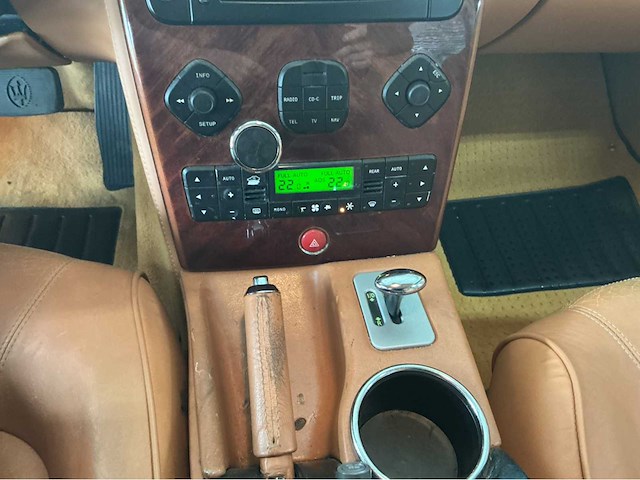 Maserati quattroporte | 4.2 v8 | 2004 | youngtimer | 400 pk | 79.000 km | btw auto - afbeelding 18 van  29