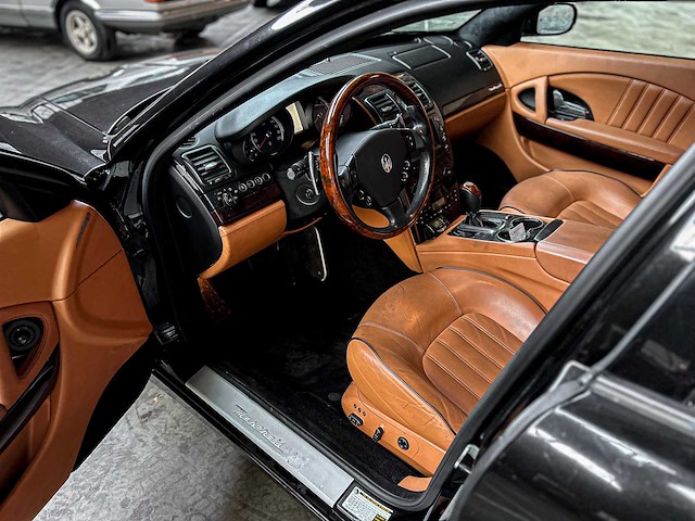 Maserati quattroporte 4.2 v8 400pk 2007 youngtimer - afbeelding 11 van  34