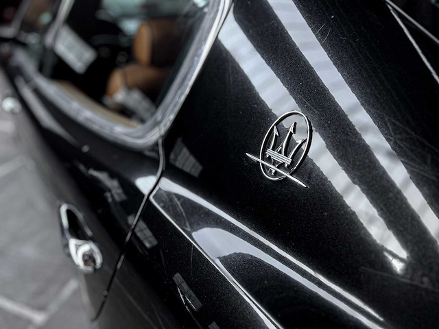 Maserati quattroporte 4.2 v8 400pk 2007 youngtimer - afbeelding 27 van  34