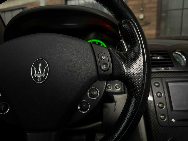 Maserati quattroporte 4.2 v8 400pk 2007 - afbeelding 32 van  38