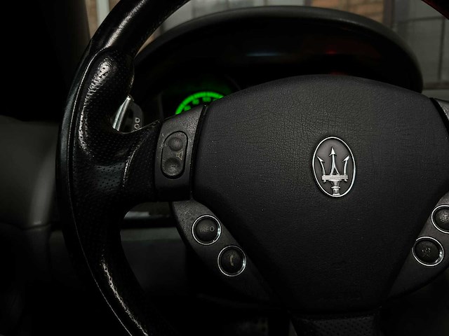 Maserati quattroporte 4.2 v8 400pk 2007 - afbeelding 15 van  37