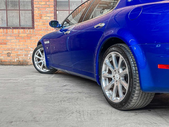 Maserati quattroporte 4.2 v8 400pk 2008 (43.000 km) youngtimer -automaat- - afbeelding 24 van  51